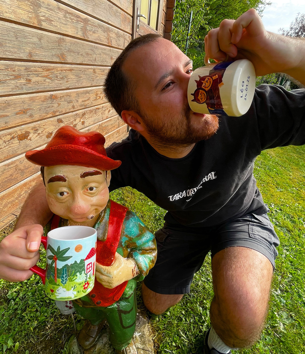 Image contain (à gauche)