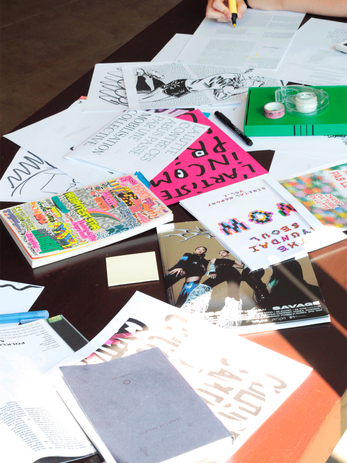 Image contain (à gauche)