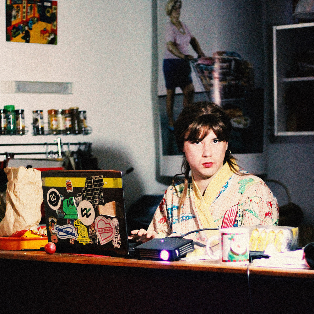 Image contain (à gauche)